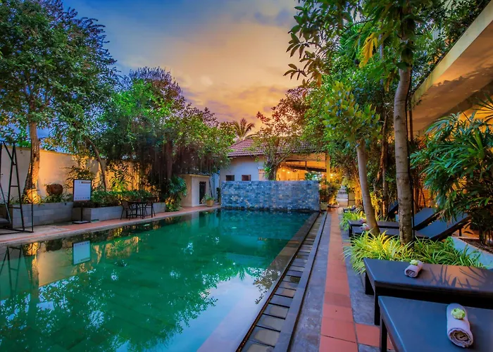 Samnak Lounge Hotel 4*