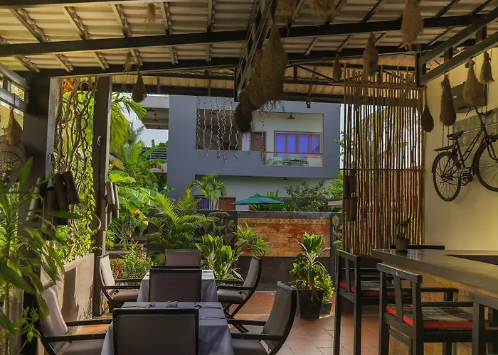 Samnak Lounge Hotel 4*
