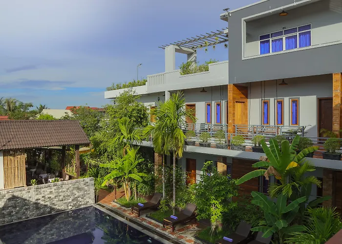 Samnak Lounge Hotel 4*