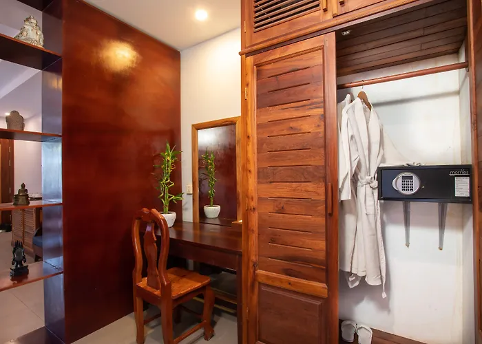Samnak Lounge 4*